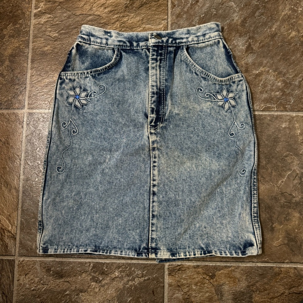 Vintage Women’s Acid Wash Denim Jean Skirt/ Sz: 7/8